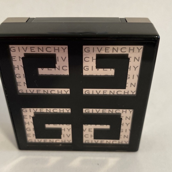 Givenchy Prisme Foundation (Shaping Powder Makeup) 35oz/10g - Picture 2 of 6